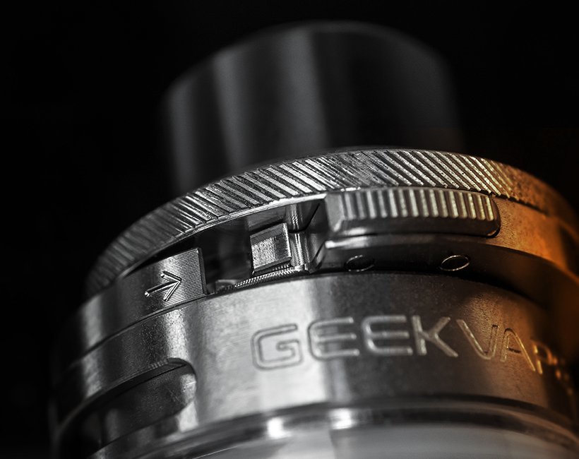Top Krono : le clearomiseur Z Subohm SE de Geek Vape 20 Nouvelle ouverture sécurisée du clearomiseur Z Subohm SE