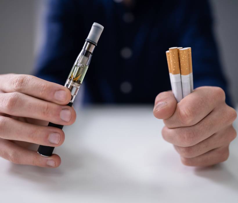Covid-19 : vapoter augmente le risque de décès ?