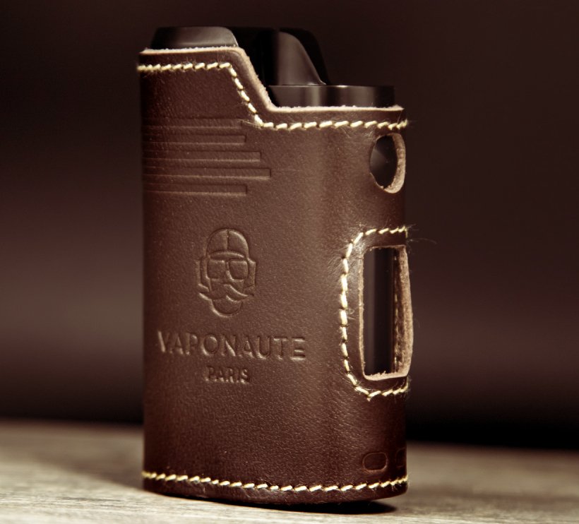Top Krono : La Petite Box VB22 par Vaponaute 20 Habillée de son blouson de cuir, la VB22 gagne en charme mais perd en ergonomie
